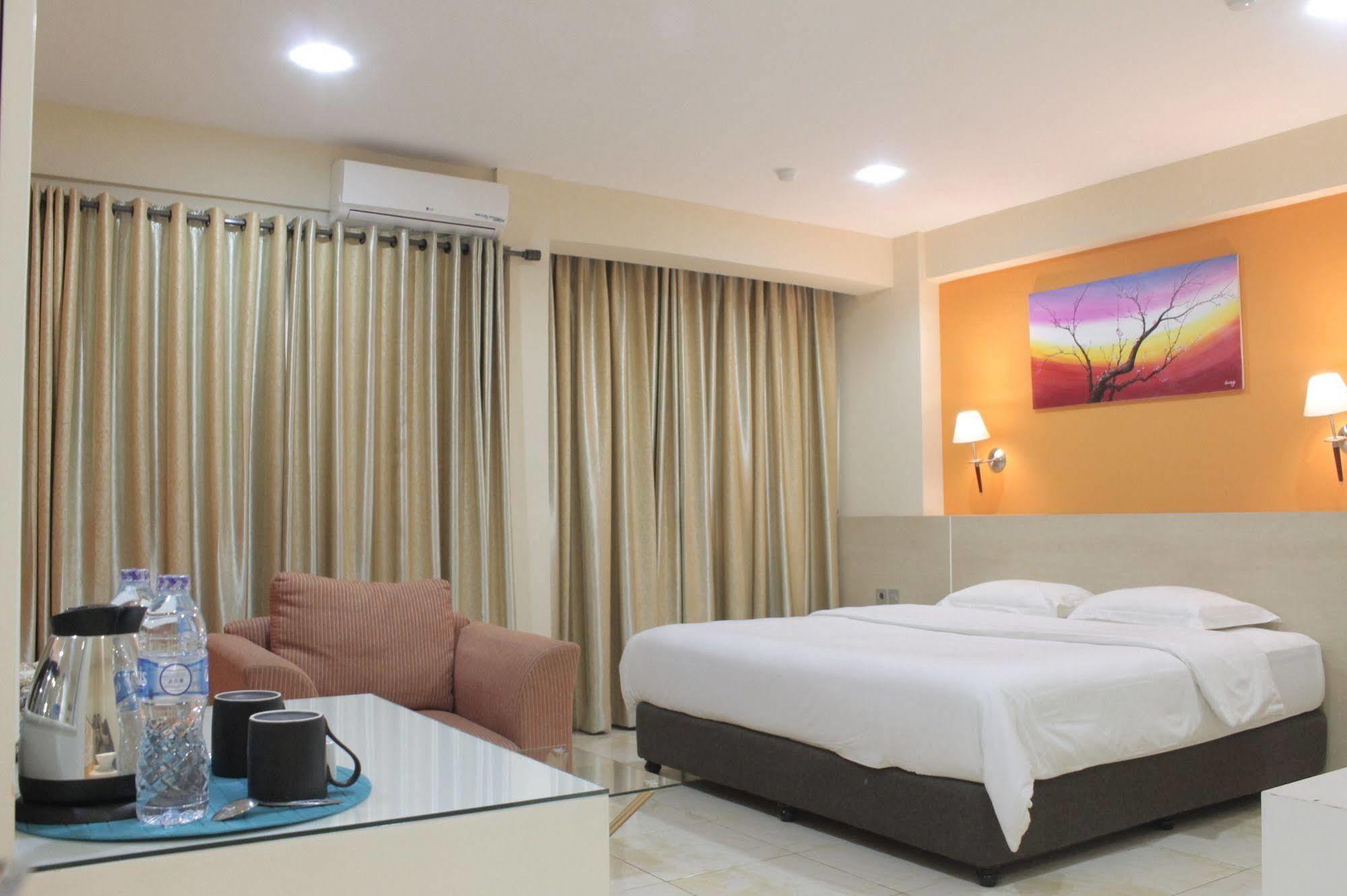 Fastrooms Bekasi Exterior foto